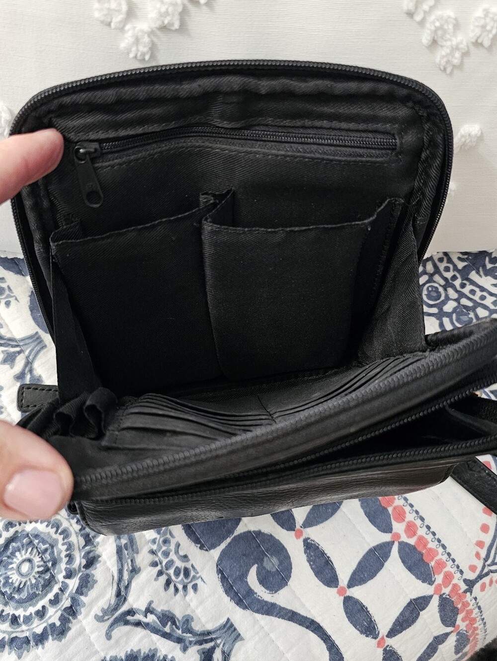 FINAL..Fossil Black Leather Crossbody - Picture 16 of 16